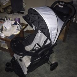 Very nice Fold up portable free stand one hand Fold call craft baby stroller only $30 firm