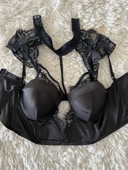 Bundle Women’s Clothing – Size M
