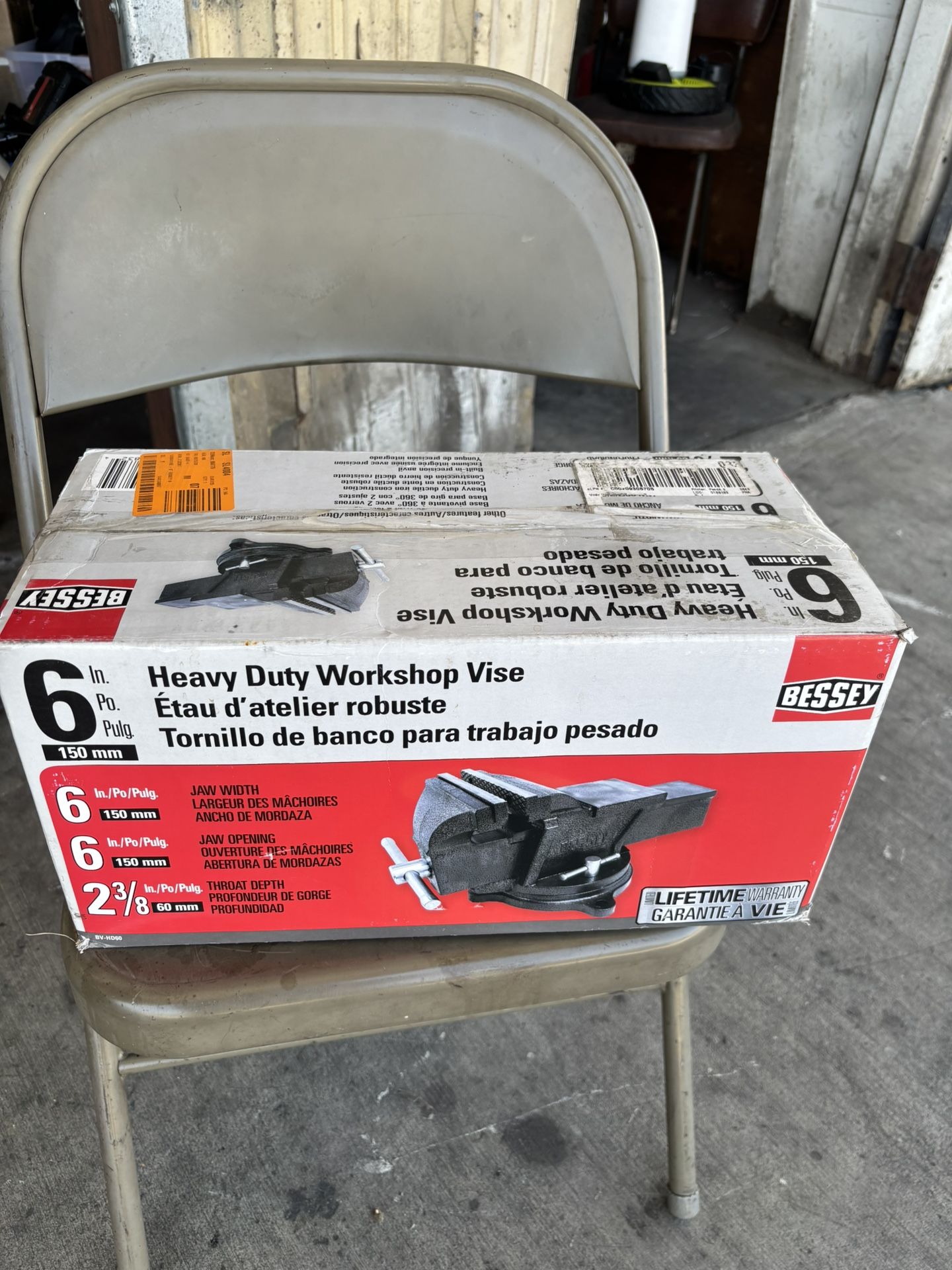 BESSEY 6 in. Heavy-Duty Bench Vise with Swivel Base