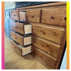 9 drawers dresser / Nine drawers dresser