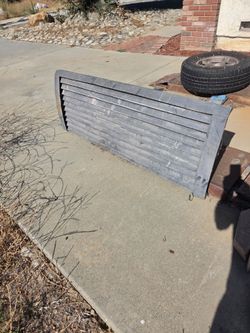 98 to 03 vented tail gate for ford f150 for $60 no damage  in upland ca no delivery
