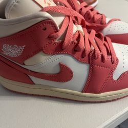 Pink Jordan 1 Mid Big Girl 