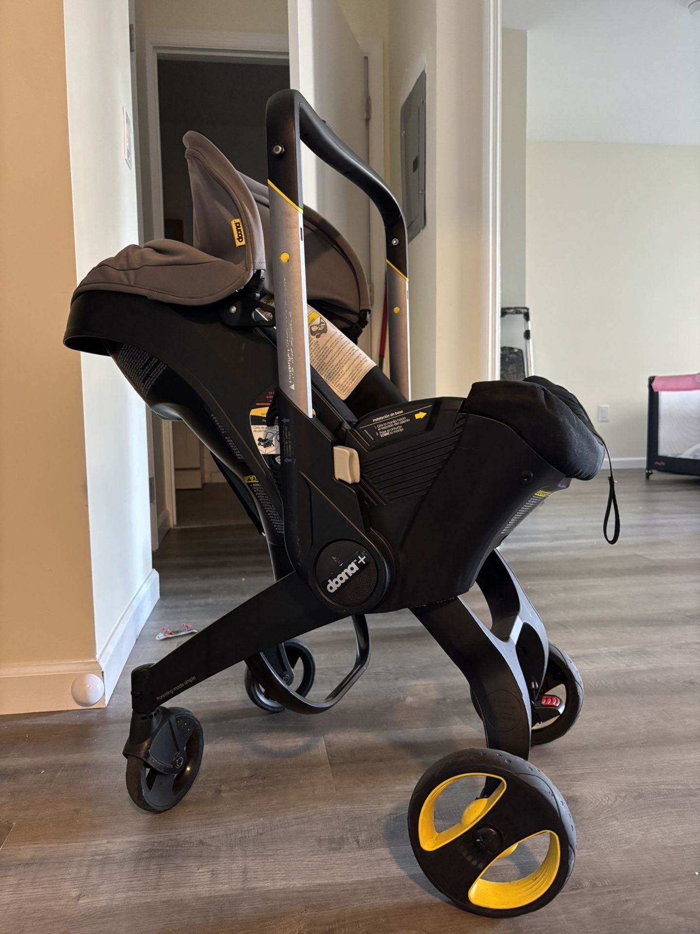 Stroller That Folds Into A Car Seat.