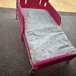 Pink Toddler Bed With Mattress 