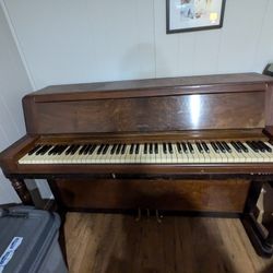 Free Piano (Not Tuned) 