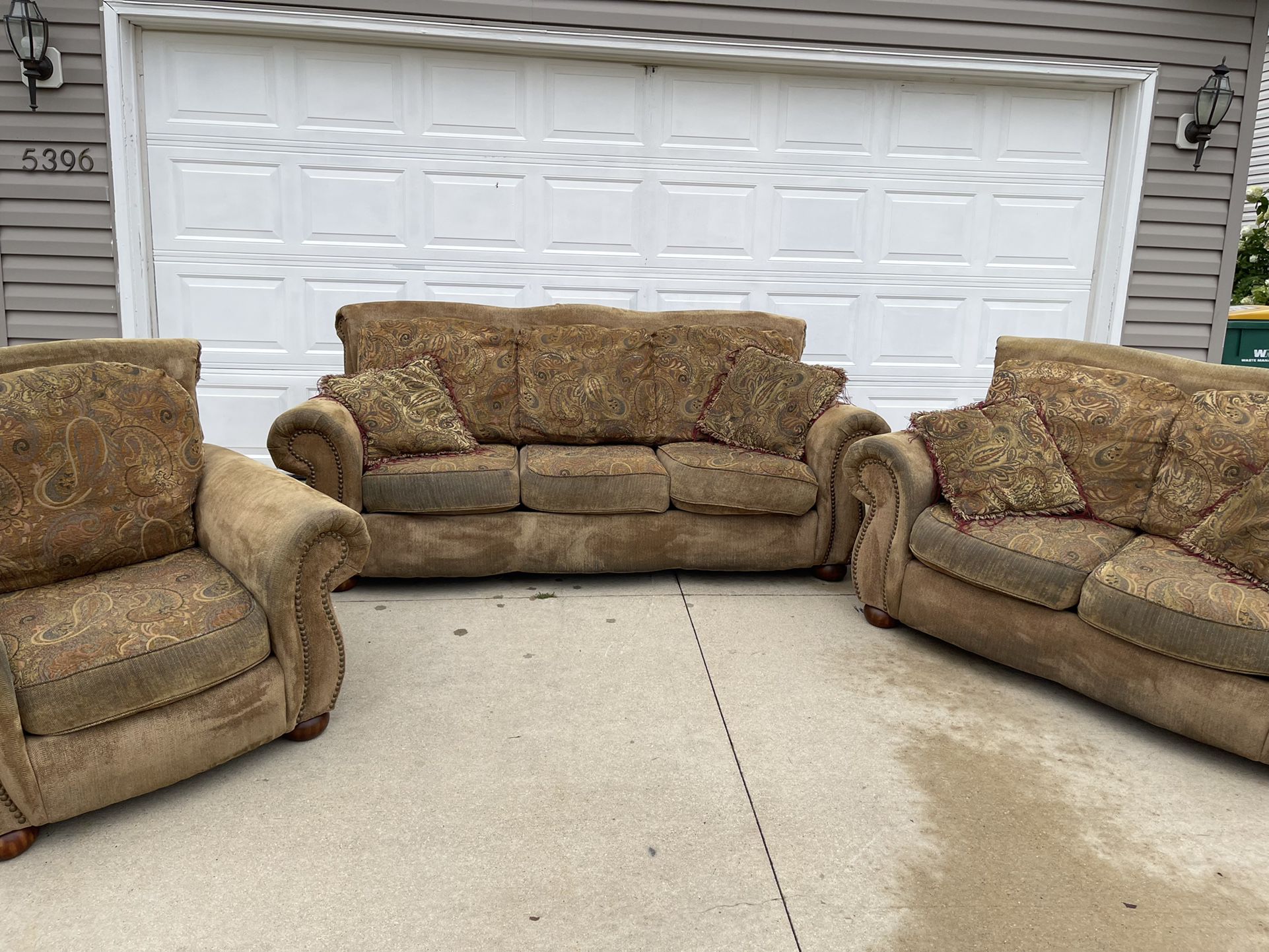 Couch + Loveseat + Chair / FREE DELIVERY