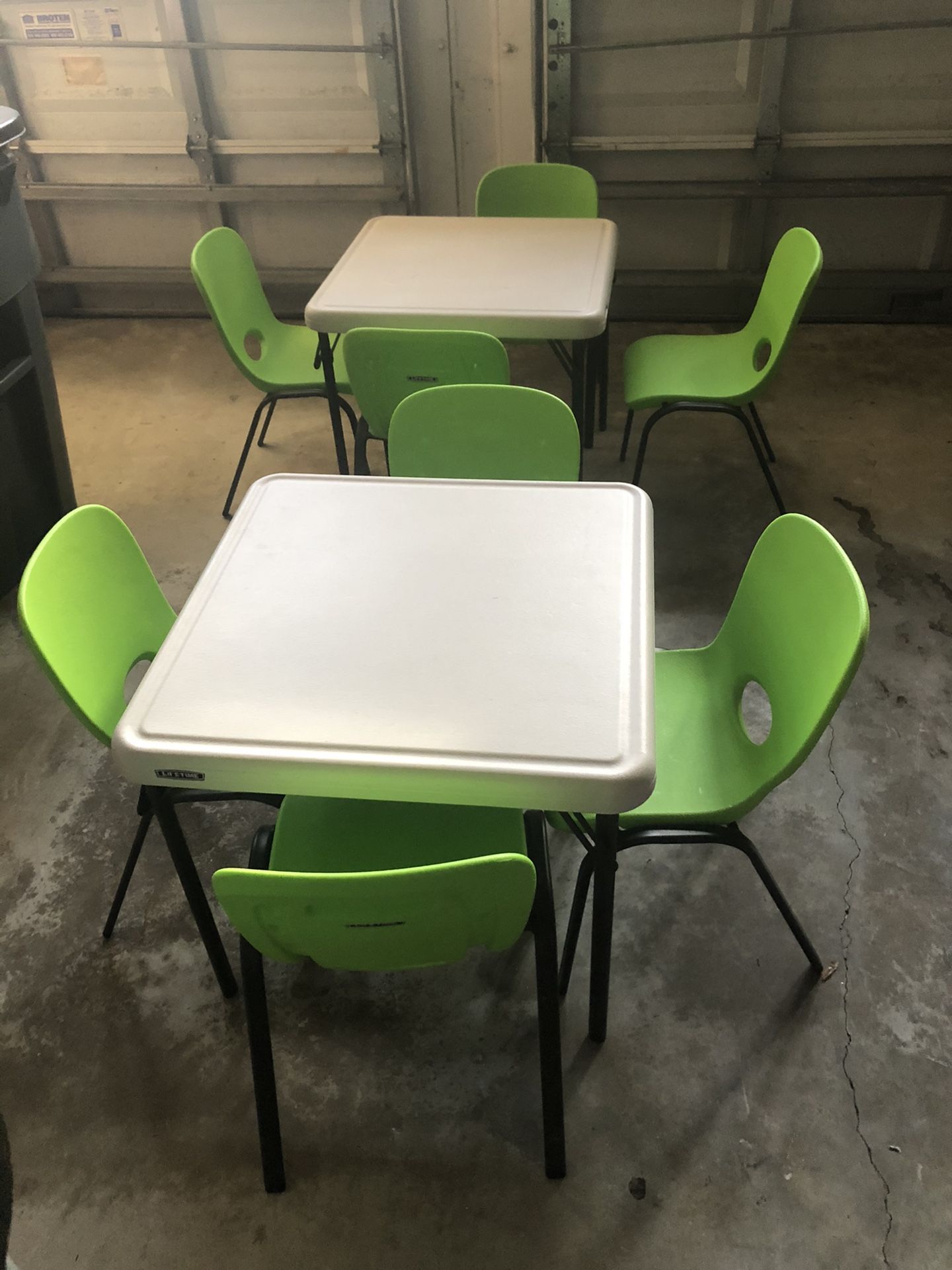 1 table and 4 chairs for kids