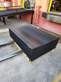 $90 each. Horse stall. Rubbers. Mats. Carpets. NEW CONDITION.  6x4. Thick 3/4