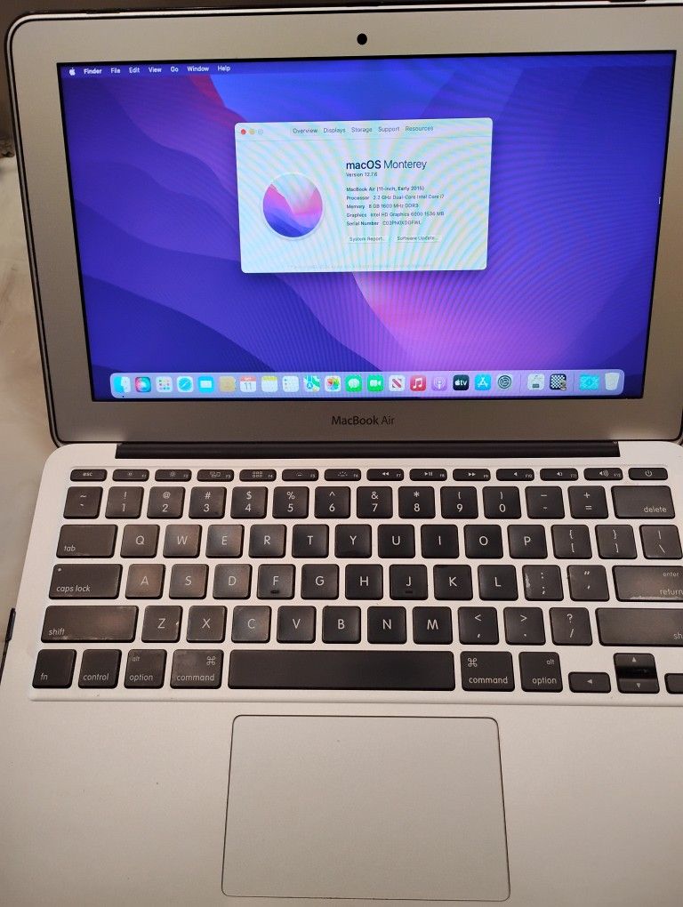 Apple MacBook Air 11-inch  Intel Core i5, Memory 8 GB 