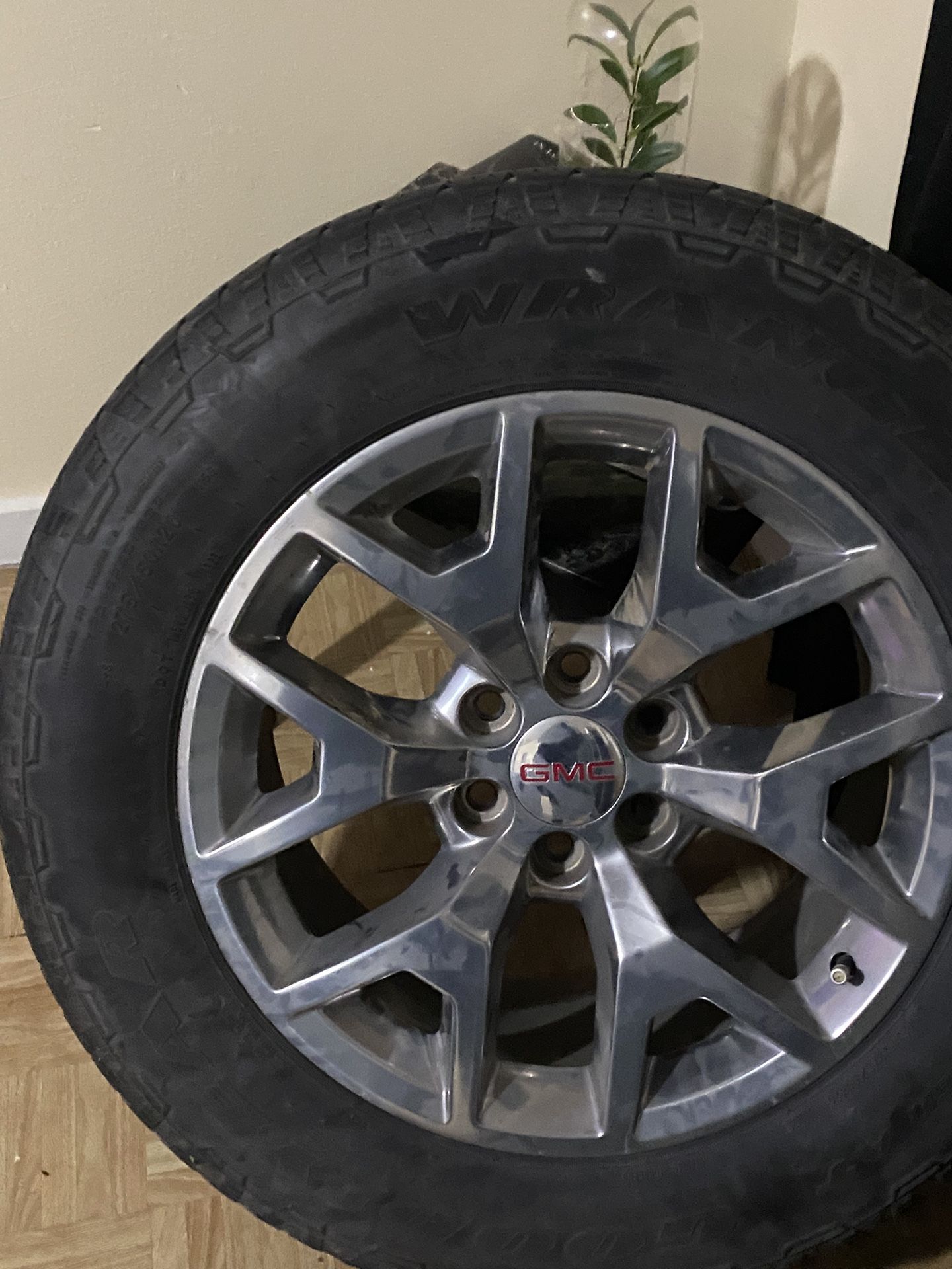 20 Inch GMC Wheels N Tires Stocks ,fit Checy Surburban,Tahoe,Silverado,gmc Sierra\yukon