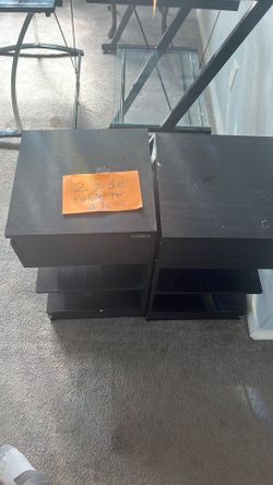 Table desks both for 25