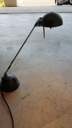 Telescoping height, adjustable head desk lamp