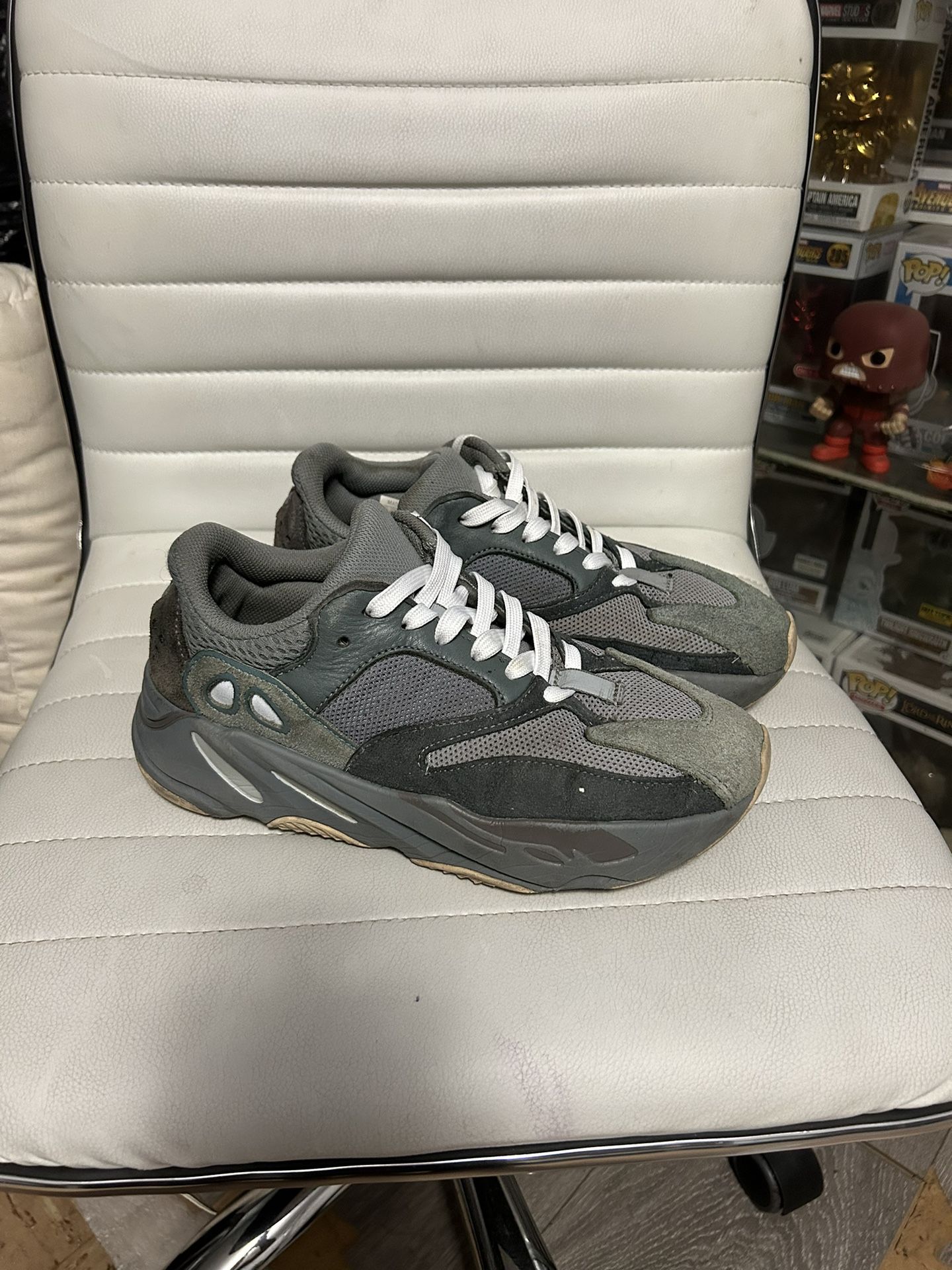 Yeezy Boost 700 Inertia- Size 6 1/2