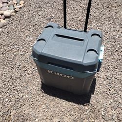 Igloo Rolling Cooler 