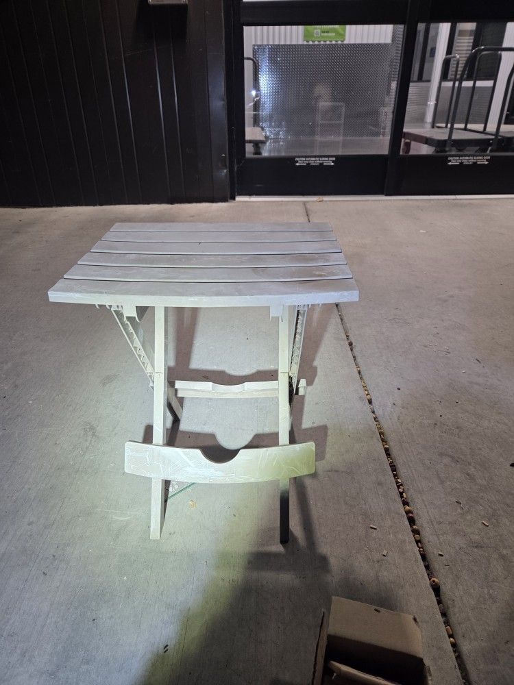 Adams Manufacturing Quik-Fold Compact Side Table