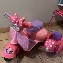 Disney Minnie Electric Scooter 