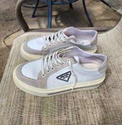 Prada sneakers size 43