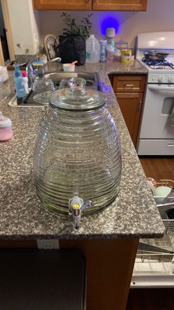 Beehive water jug