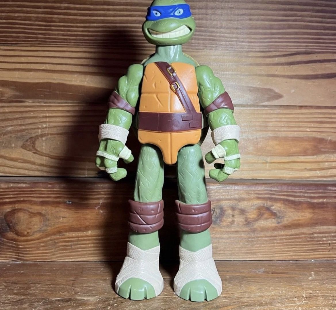 2016 TMNT Teenage Mutant Ninja Turtles LEONARDO Large 10.5" Tall Action Figure