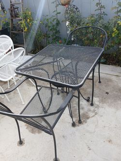 3-pice Rod Iron Patio Set Heavy Duty! Must Go!