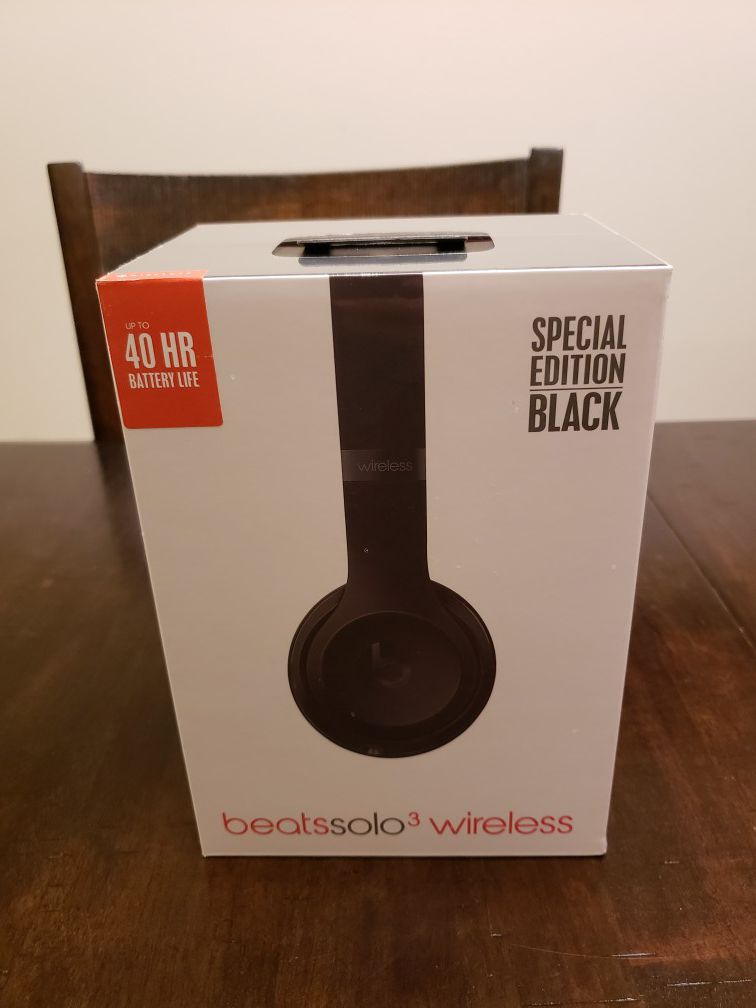 Total velsignelse hat Beats solo 3 wireless bluetooth headphones by dr dre and Bose JBL for Sale  in Chula Vista, CA - OfferUp