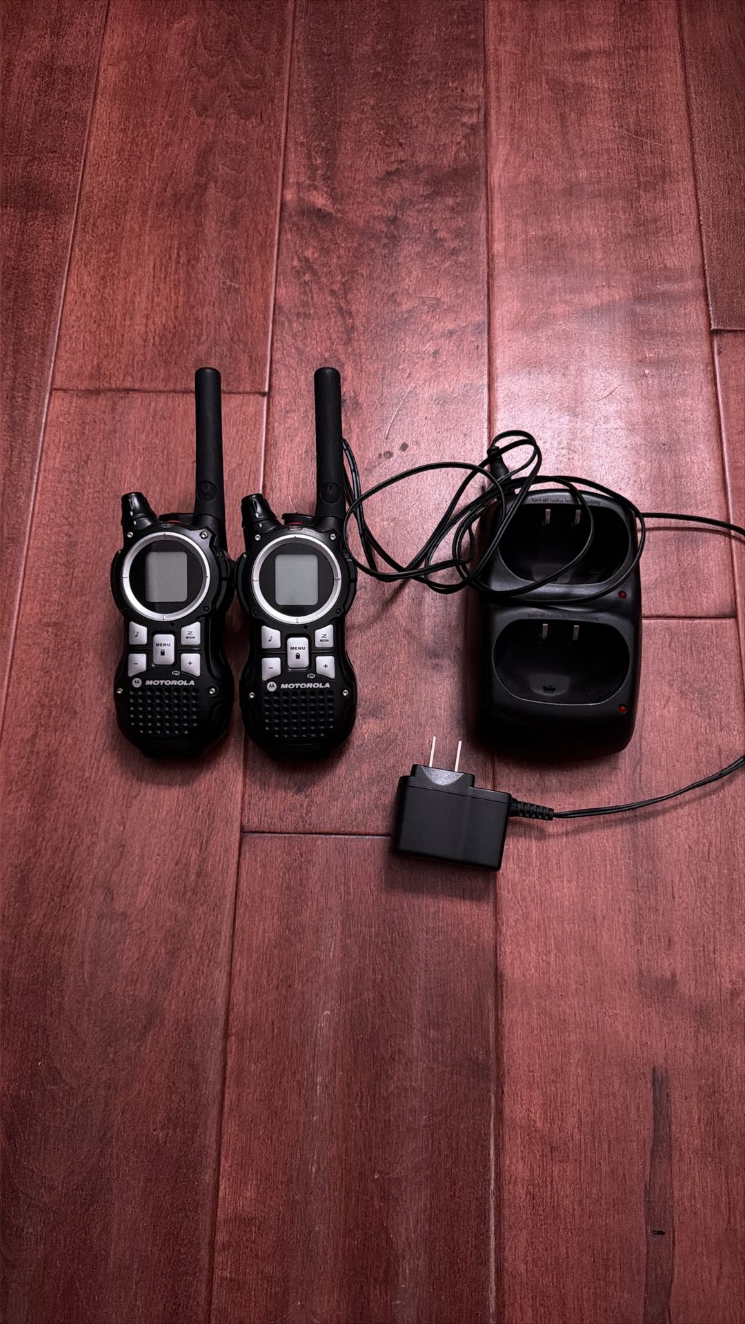Motorola Walker Talkie + Charging Base