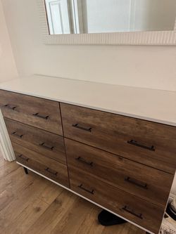 Dresser drawer