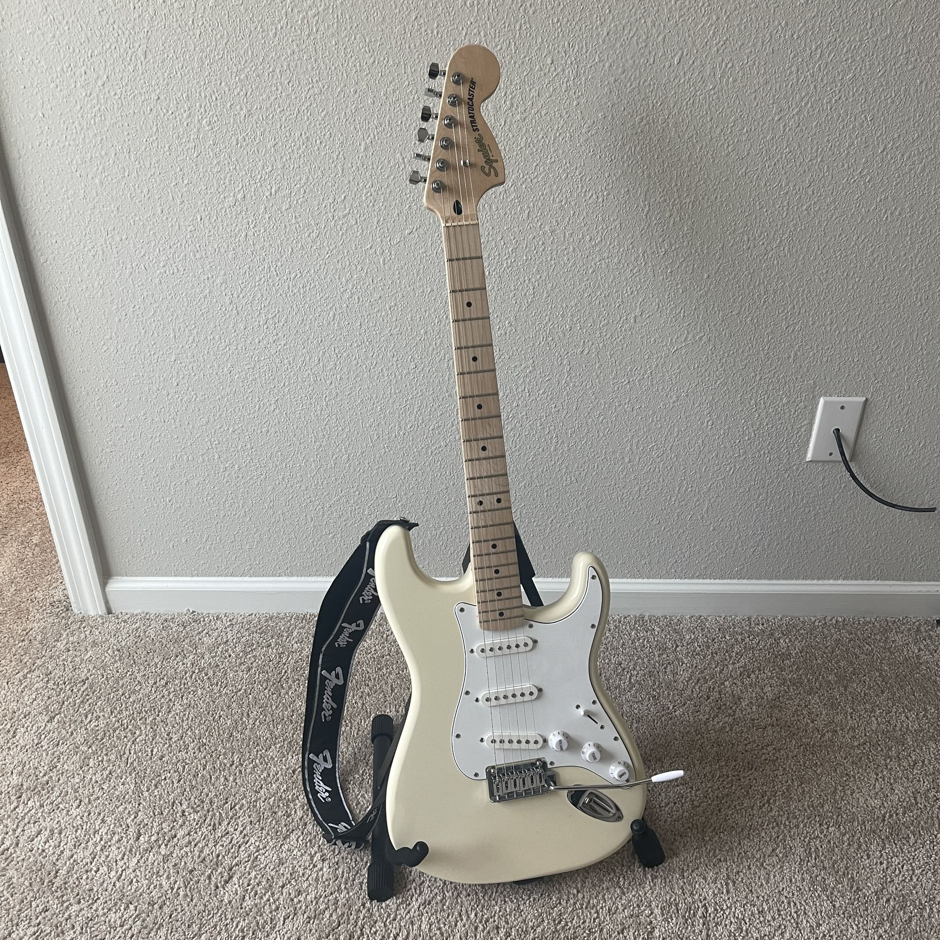 Squier by Fender Electric Guitar, Stratocaster Affinity