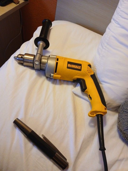 DeWALT 1/2 VSR DRILL
