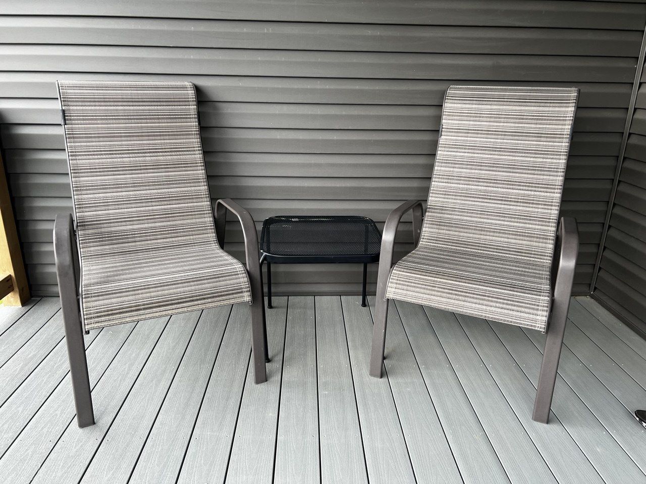 Outdoor Patio Chairs (Set of 2) + Metal Side Table – Great Condition
