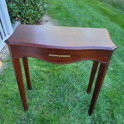Beautiful Console Table length 29"width 29"
