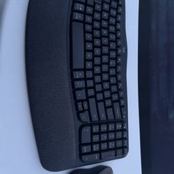 Logitech MK670 Ergo Wireless Keyboard And Mouse 