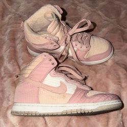 Nike High Top Dunks 6.5 Womens