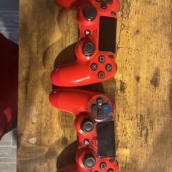 2 PS4 Controllers 