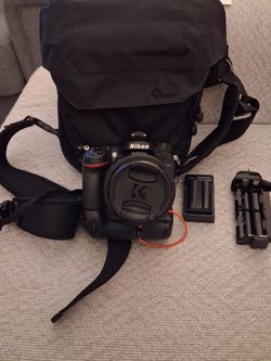 Nikon d7200 +lens+ battery grip + extras