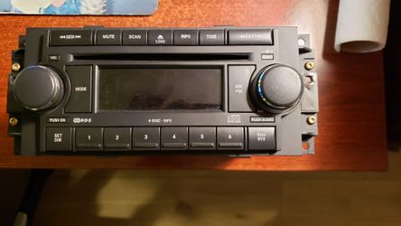 Jeep / Mopar Radio w/ 6 Disk Changer
