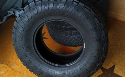 tires 35x12. 50R17LT open country A/T