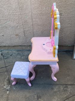 Kids Vanity With Chair