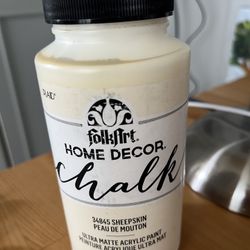 Acrylic chalk Paint -new. 16oz -sheepskin Color -never Opened