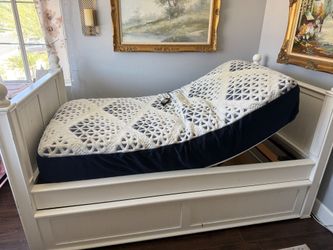 Twin trundle bed
