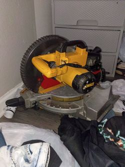 DeWalt saw
