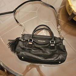 Black Leather Michael KORS BAG 