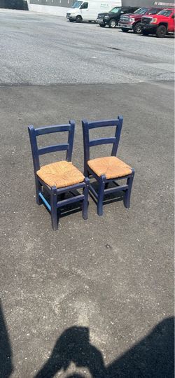 good condition, kids chairs 2 good condition, kids chairs