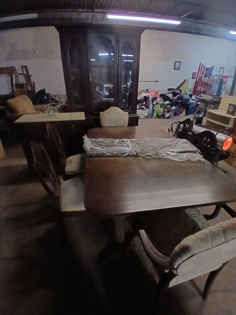 Dinette Table Set Read Below