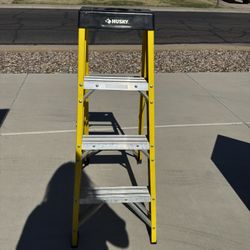 Husky 4 Foot Step Ladder