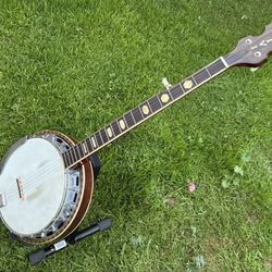 5 string banjo w/hard case
