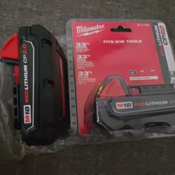 MILWAUKEE M18 2 BATTERIES 2.0AH NEW 