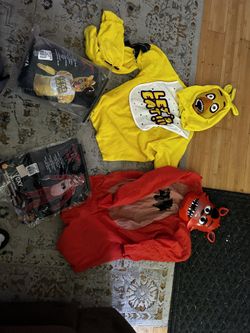 2 Five Nights at Freddy’s Costumes