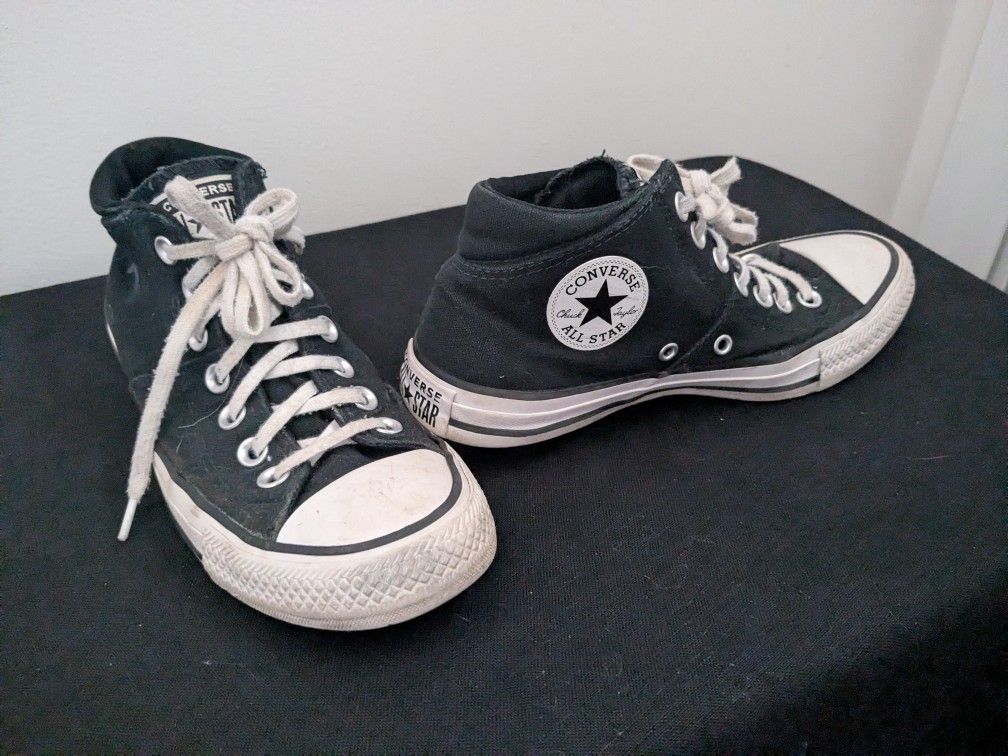 Converse All Star Chuck Taylor Style sneakers size 7 ankle height pre-owned good condition