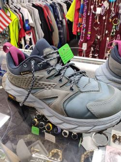 Hoka vibram size 7 women